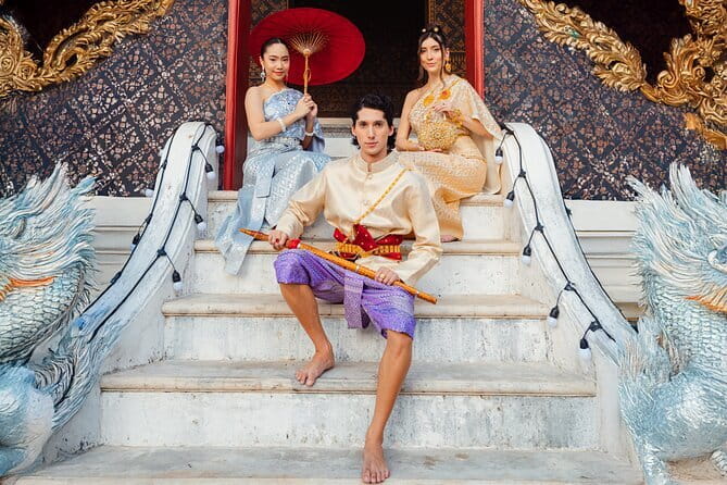 Siam Crown Traditional Costumes - Temple Photos by Tuk-Tuk: Wat Arun and Wat Pho in Costume