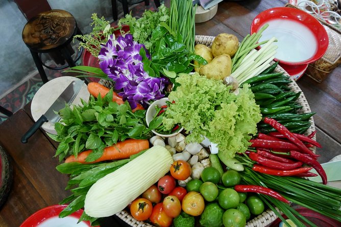 Silom Thai Cooking Experience with Market Visit - Tom Yum and Pad Thai: Learning Heat, Sour, and Stir-Fry Timing
