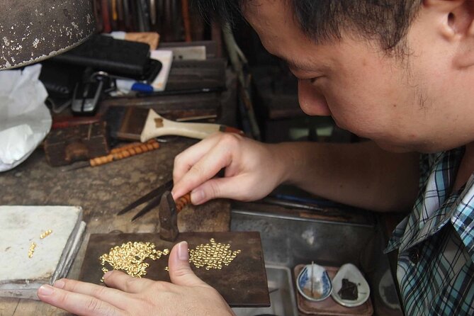 Small-Group: Unseen Bangkok's Chinatown Walking Tour - Lunch at a long-running Thai-Chinese restaurant: the meal you’ll remember
