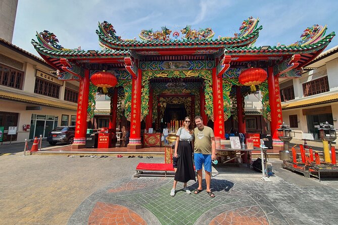 Small-Group: Unseen Bangkok's Chinatown Walking Tour - Sampeng Market alleys: snack breaks, small shops, and bargain instincts