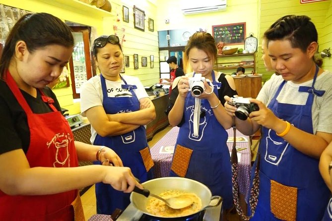 Sompong Thai Cooking School: Hands-On Culinary Experience - Practical Logistics: Si Lom Meeting Point and Getting Back