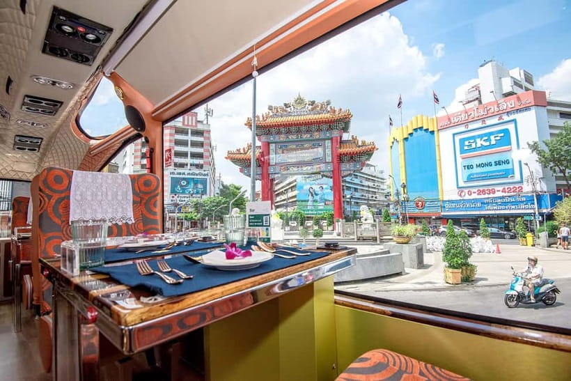 Thai Bus Food Tour Experience in Bangkok - Riding Rattanakosin Island: what the 90 minutes actually feels like