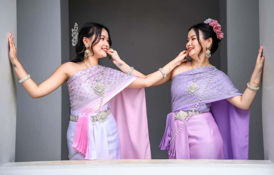 Thai Costume Photographer at Wat Arun/Pho in Bangkok - Cost, Value, and What You’re Paying For