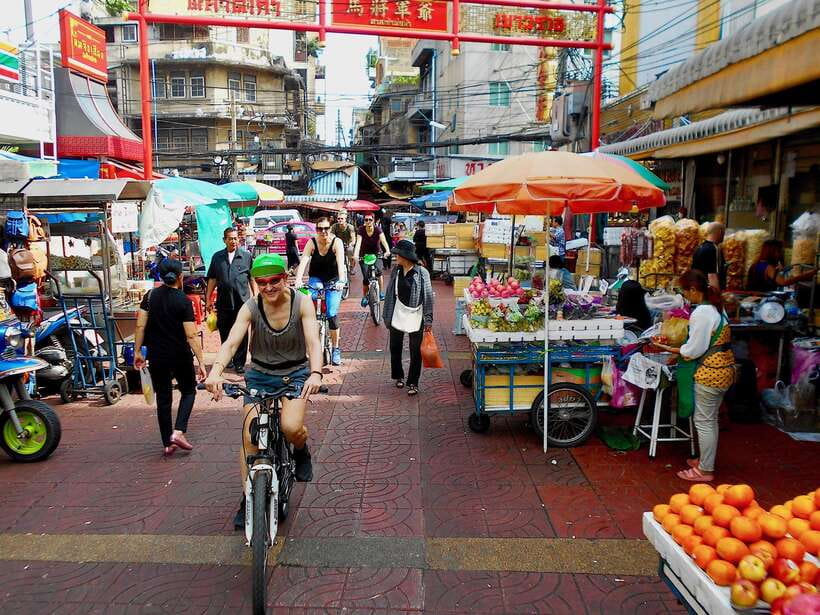 Thai culture and Bangkok local life guided bike tour - Talat Noi Backstreets: Chinese Shophouses and a Shrine Offering