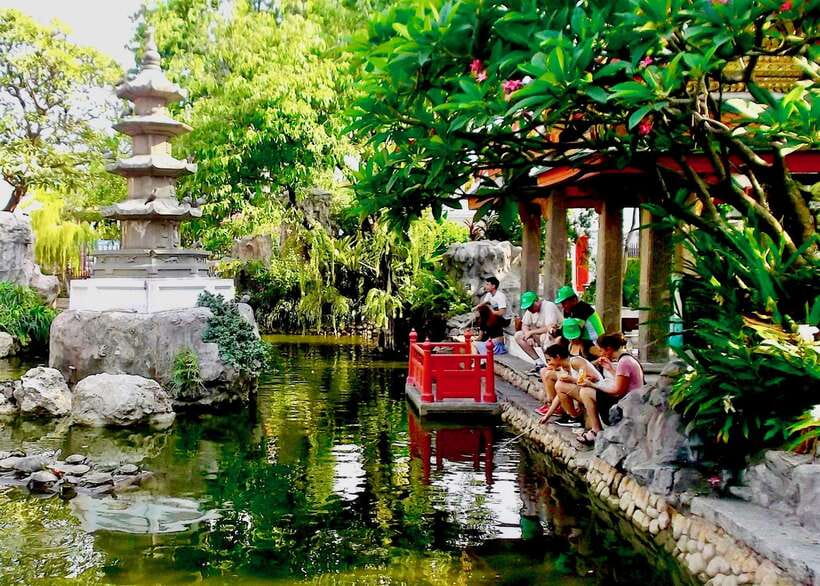 Thai culture and Bangkok local life guided bike tour - Back Along the River Cycle Path, Then Home by Ferry