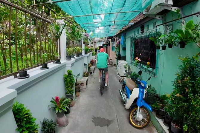 Thai Culture and Local Life 4- Hour Bangkok Bike Tour - Stop-by-Stop: Chinatown Bangkok and the Street-Market Senses