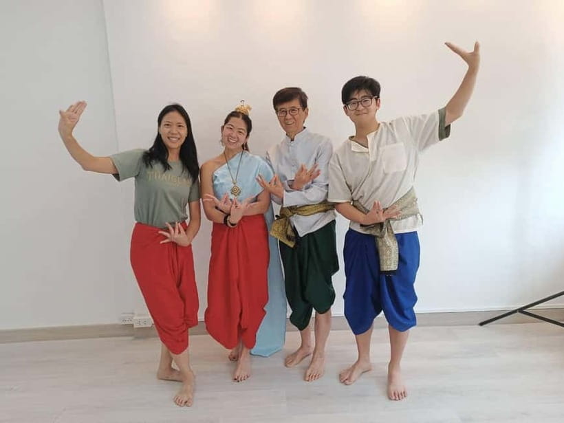 Thai Dance Class - Should You Book ThaiGlam Studio’s Thai Dance Class?