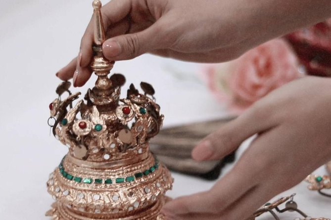 Thai Dance Class at Wat Arun - Who Should Book (and Who Might Want Another Option)