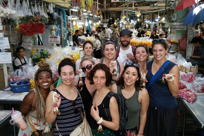 Thai PRIVATE Tour Guide - Pak Khlong Flower Talat: Wholesale market energy in one stop