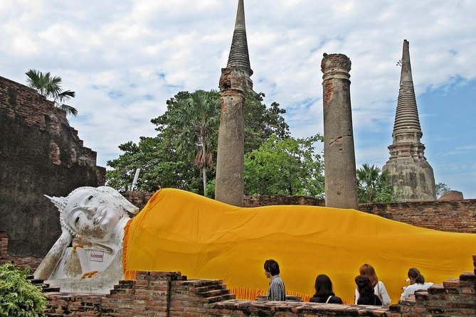 Thailand's Tour: Kanchanaburi, River Kwai, Markets, Lopburi, Ayutthaya - 3 Days - Erawan Shrine, Suphan Buri Museum stop: short cultural stops that reset your brain