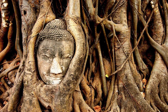 Thailand's Tour: Kanchanaburi, River Kwai, Markets, Lopburi, Ayutthaya - 3 Days - Lopburi: Monkey Temple at Phra Prang Sam Yot and King Narai’s palace time