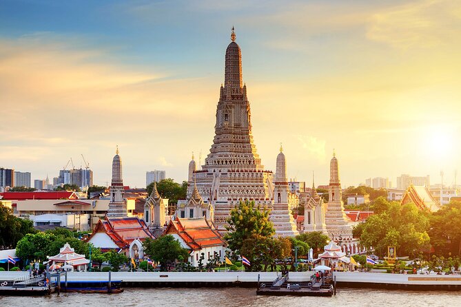 The Best Bangkok Temples - Wat Pho’s reclining Buddha: start strong with the biggest wow factor