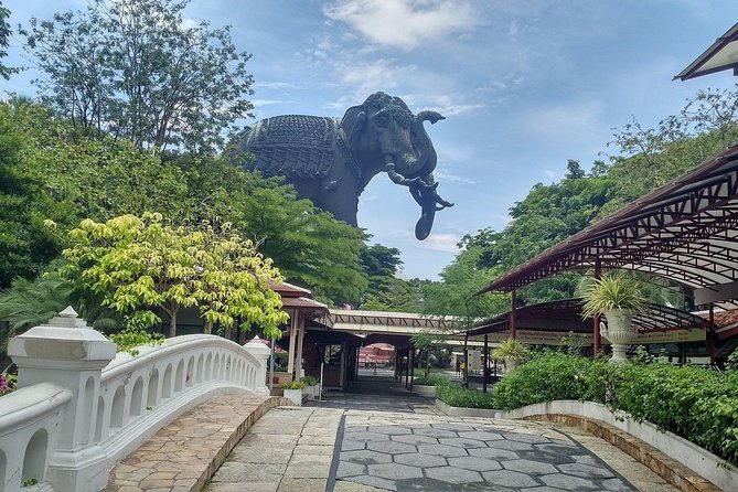The Erawan Museum: A Cultural Treasure in Bangkok - Getting there the easy way: BTS plus a short walk