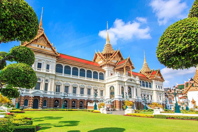 The Grand Palace, Wat Phra Kaew, Wat Pho Tour with Massage option - Wat Phra Kaew (Temple of the Emerald Buddha): the holiest focus point