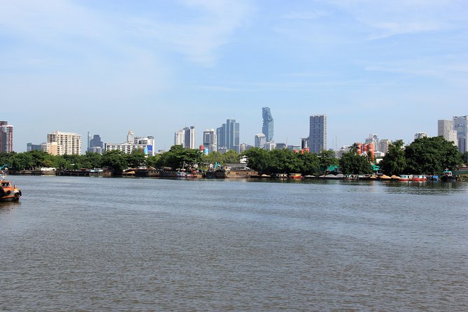The Original Bicycle Tour in the Green Jungle of Bangkok - Stop 3: Sri Nakhon Khuean Khan Park and Botanical Gardens