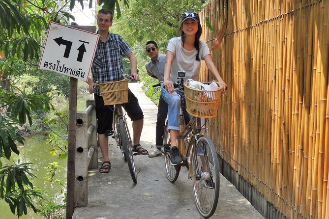 The Original Bicycle Tour in the Green Jungle of Bangkok - Food on the ride: welcome drink, Thai snack or meal, and where you’ll actually eat