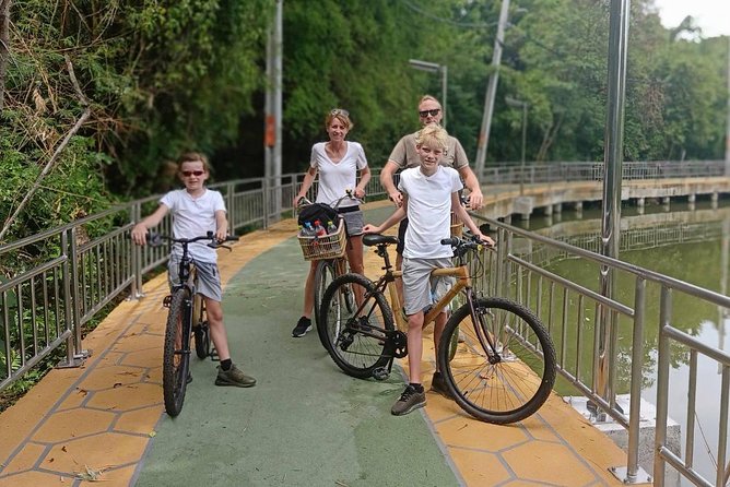 The Original Bicycle Tour in the Green Jungle of Bangkok - Stop 1: Wat Khlong Toei Nok and the boat crossing