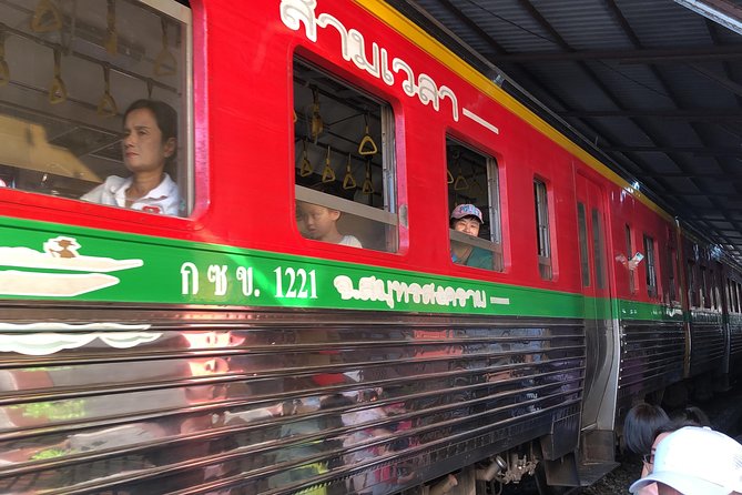 Train Market and Floating Market half day tour - Guide Quality Makes or Breaks the Markets