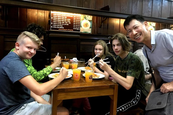Tuk Tuk Bangkok Private Tour: WW2 Pad Thai, 360-Viewpoint, Chinatown (Pickup) - Thipsamai pad thai dinner: the WWII-style meal and orange juice reset