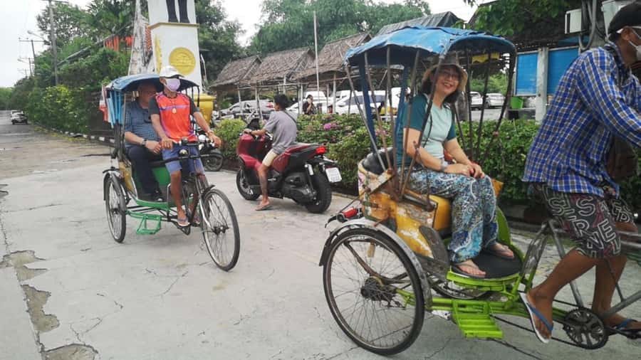 Tuk-Tuk, Longtail-boat and Rickshaw Bangkok jungle Tour - Lunch in a local restaurant: included food that keeps momentum