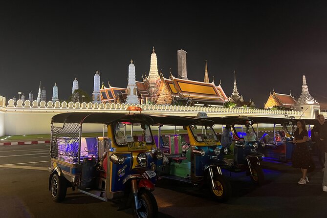 Tuk-tuk Private Tour in Bangkok by Night with Chinatown meal - Sao Chingcha (Giant Swing): A Photo Stop with a Ceremony Connection