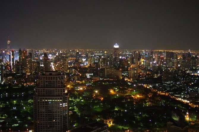Vertigo Meal at Banyan Tree: Ultimate Rooftop Dining Experience - Dinner at Vertigo: duck salad, Caribbean bisque, and your main choice