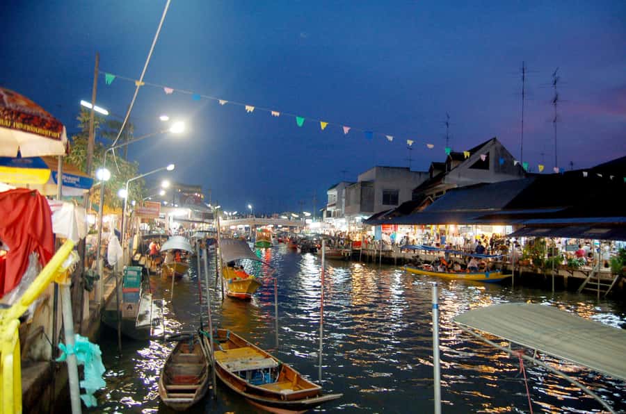 Weekend Amphawa Floating Market & Train Market Private Tour - Two-market weekend plan: why this route works near Bangkok