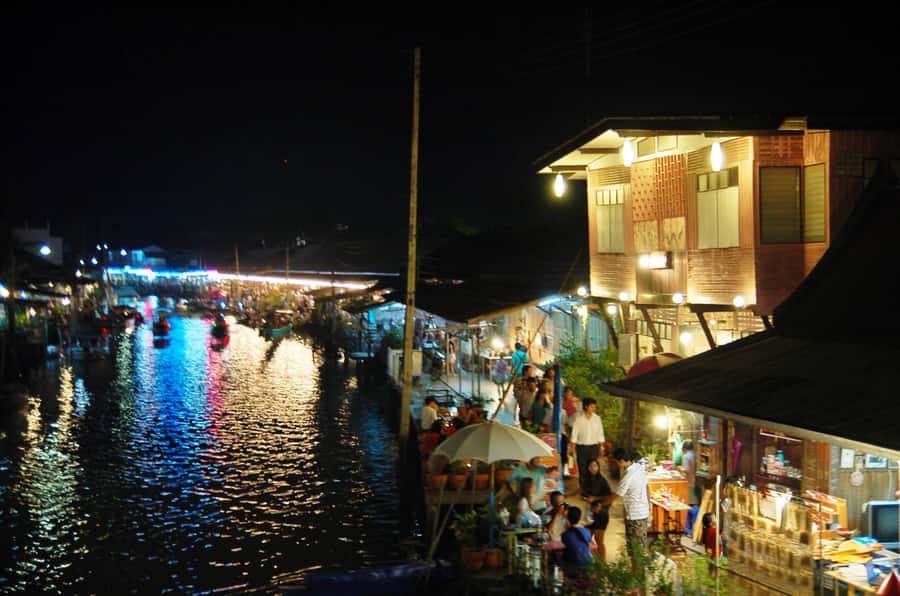 Weekend Amphawa Floating Market & Train Market Private Tour - Maeklong Railway Market: watching vendors make room for trains