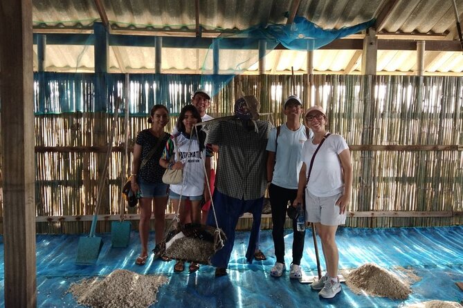 Wheelchair & Luxury Tour to Floating & Railway Markets - Damnoen Saduak Floating Market: Where the Boat Ride Changes the Pace