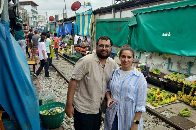 Wheelchair & Luxury Tour to Floating & Railway Markets - Luxury Van, Train Ride, Boat Ride: How the Logistics Reduce Stress