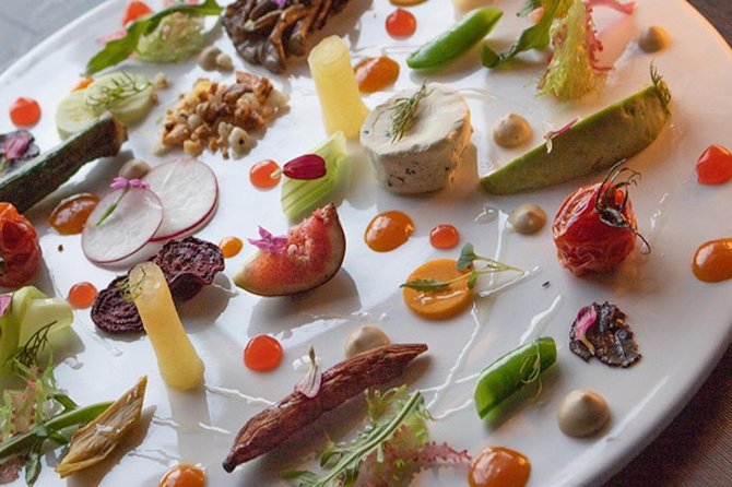 Zoom Rooftop Fine Dining with Skybar - Zoom Sky Bar & Restaurant: the 40th-floor setting you’re paying for